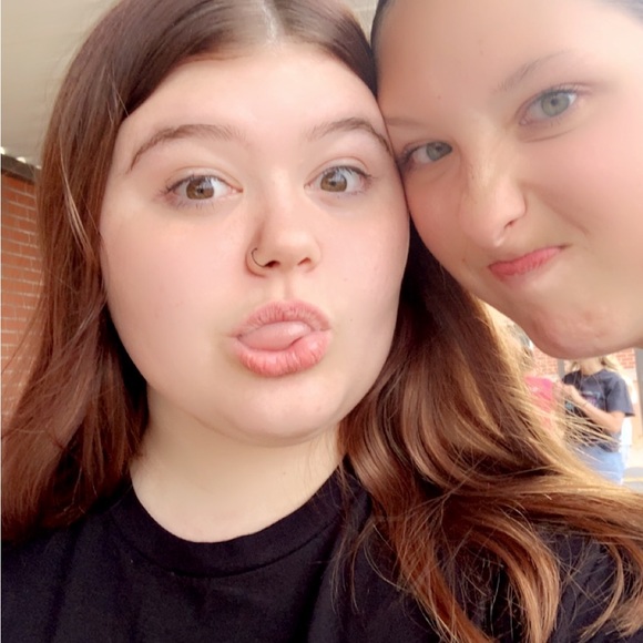 Meet your Posher, Rebecca - Picture 1 of 1